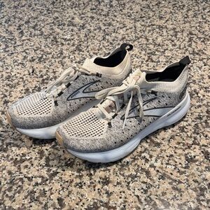 Brooks Women’s Glycerin Stealthfit 20 Sz 8